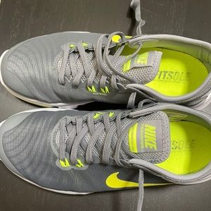 Training tennis shoes